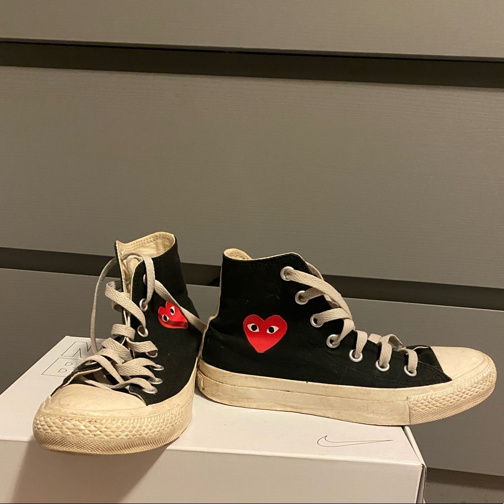 comme des garcons heart convers